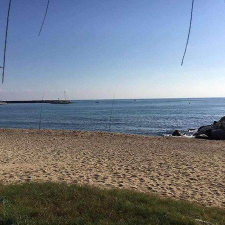 Nice And Quiet Flat In Premia De Mar Hutb Bagian luar foto
